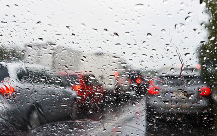 雨天時の交通事故に気を付けよう