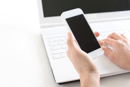 勤務中のスマホゲームは処分対象になる可能性があります